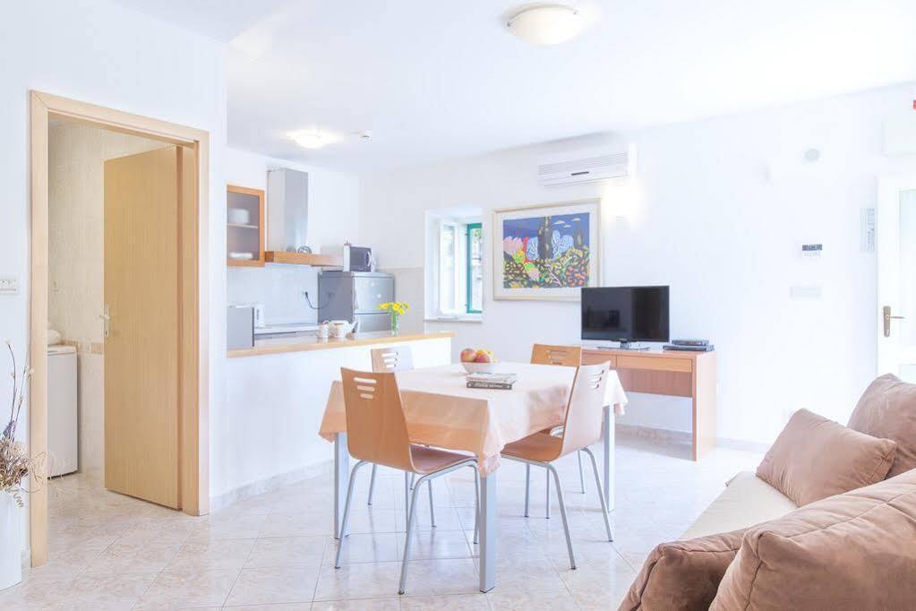 Villa Bonaca Perfect Location For A Holiday With Friends Or Family, Heated Pool Sumartin Exterior foto